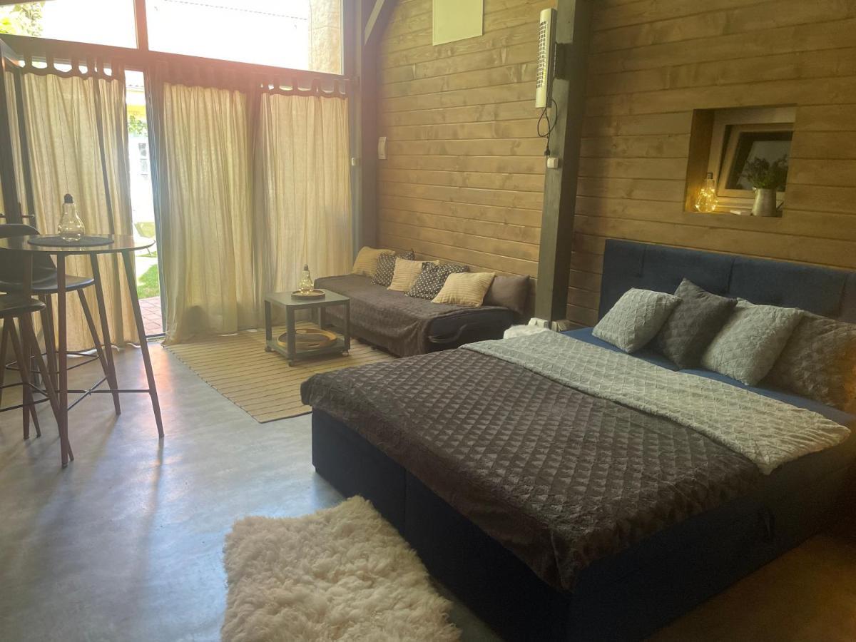MonPe apartmánik s atmosférou Komárno Exterior foto