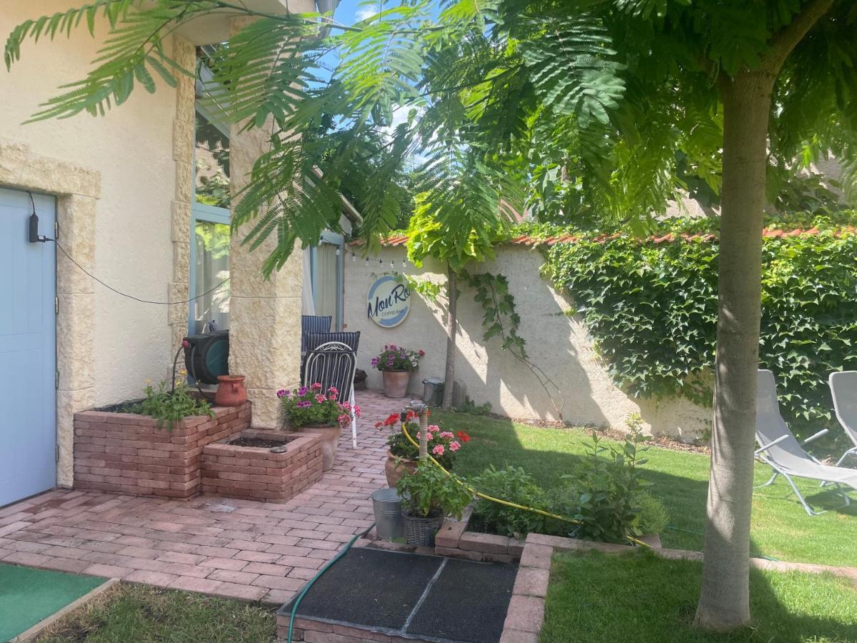 MonPe apartmánik s atmosférou Komárno Exterior foto