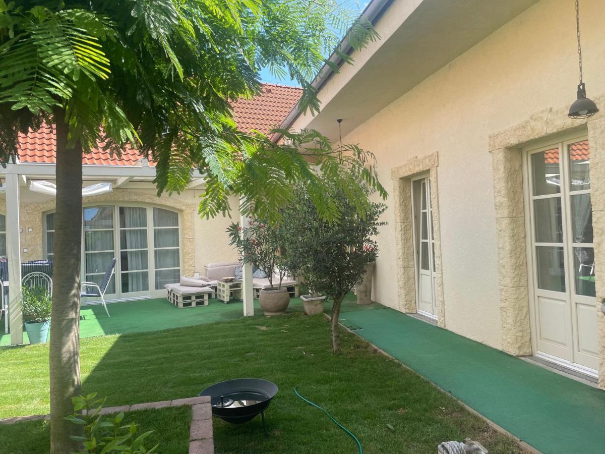 MonPe apartmánik s atmosférou Komárno Exterior foto